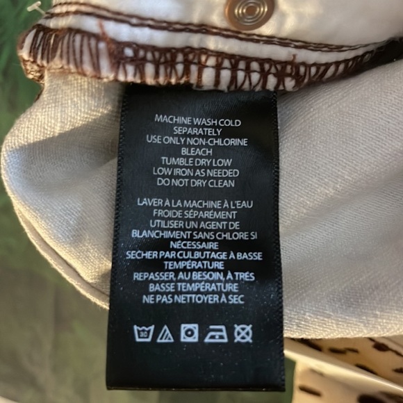 UO BDG '90s Mid-Rise Bootcut Jean in Brown, Strawberry Print, Size: 26, NWT - Picture 15 of 16